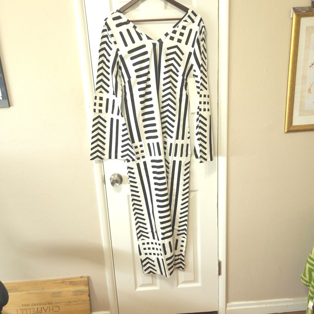 Ashro Geometric Maxi Dress M White Black Cotton V Neck Bell Sleeve